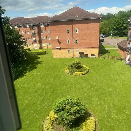 Lux 1 Bedroom And A Private Bathroom In A Shared Flat With Free Parking And Netflix Wormley Exterior photo